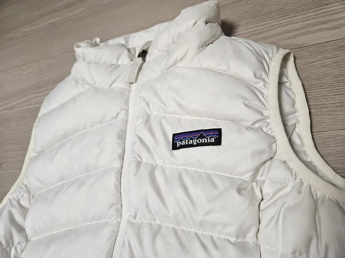 PATAGONIA down vest 다운패딩조끼 베스트